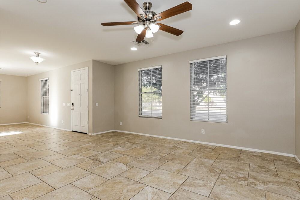5416 W Fulton St - Photo 5 of 17