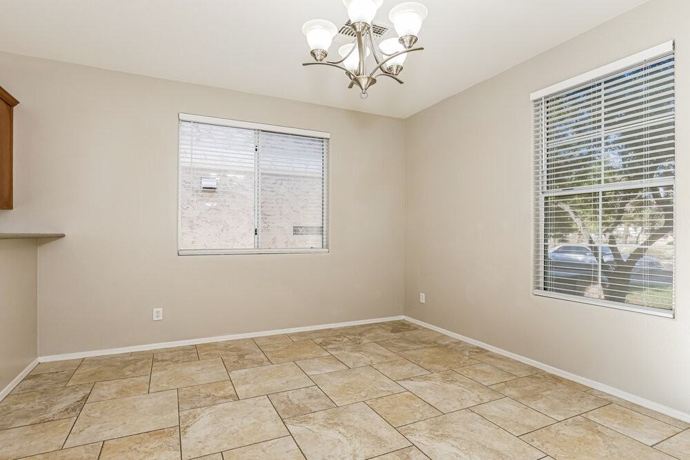5416 W Fulton St - Photo 6 of 17