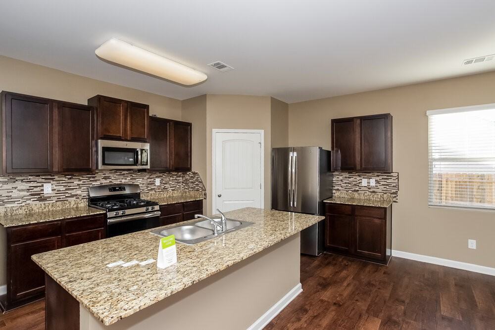 107 Woodbridge Trl - Photo 6 of 16
