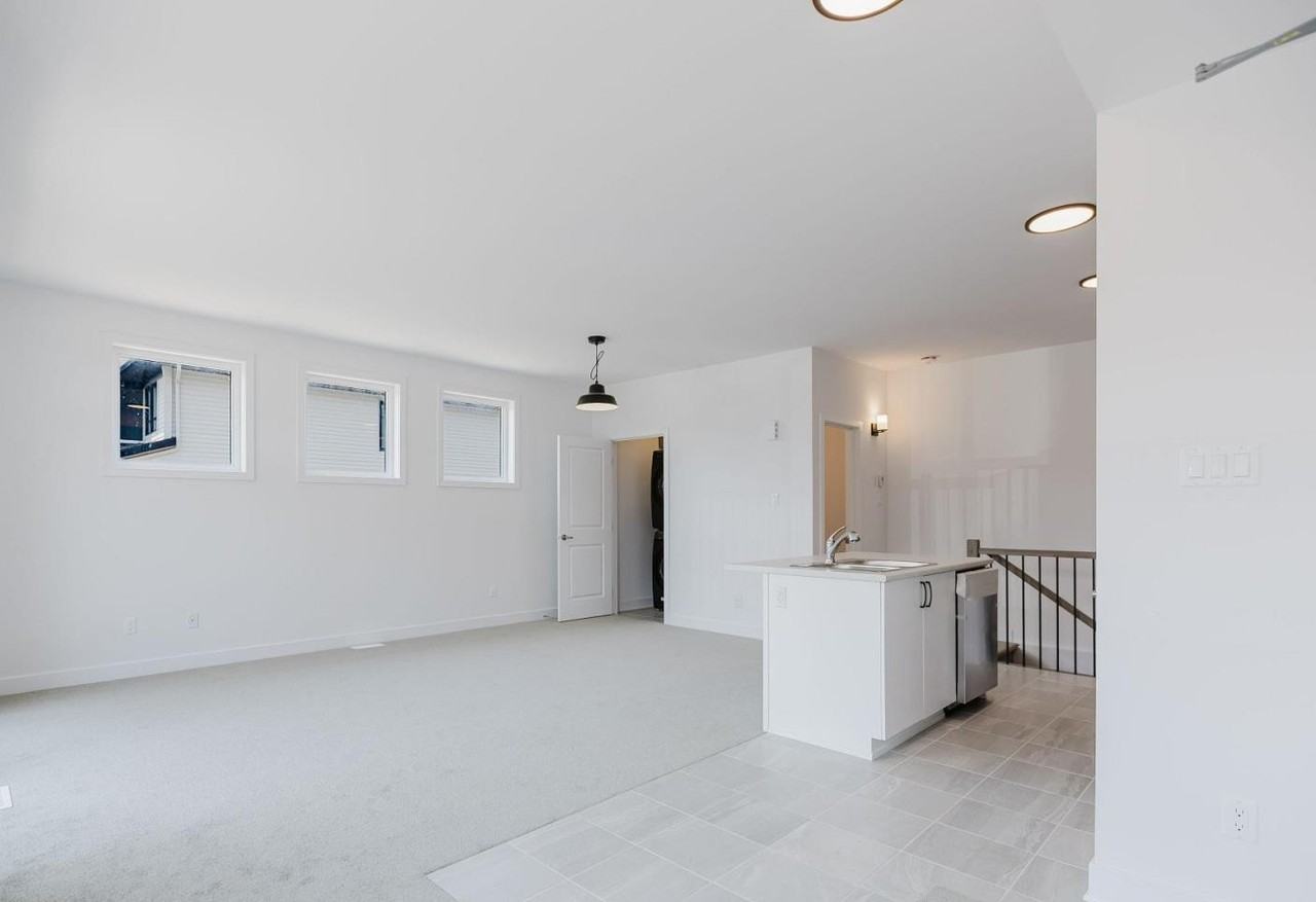 230E Place Pingwi - Photo 2 of 20