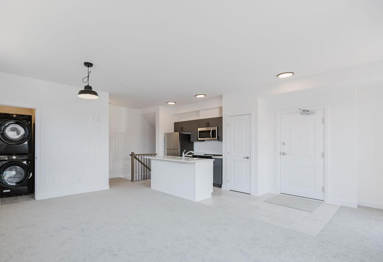 230E Place Pingwi - Photo 3 of 20