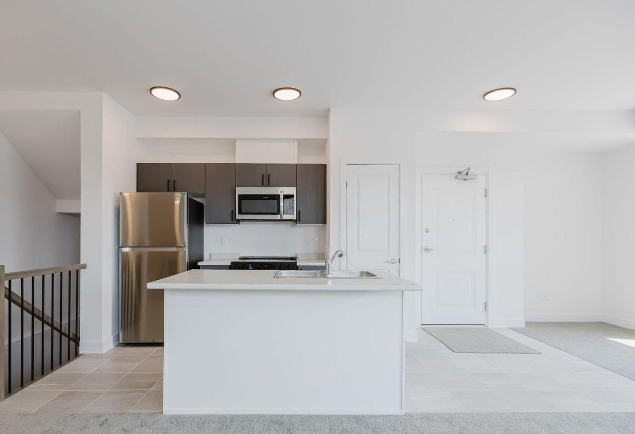 230E Place Pingwi - Photo 4 of 20