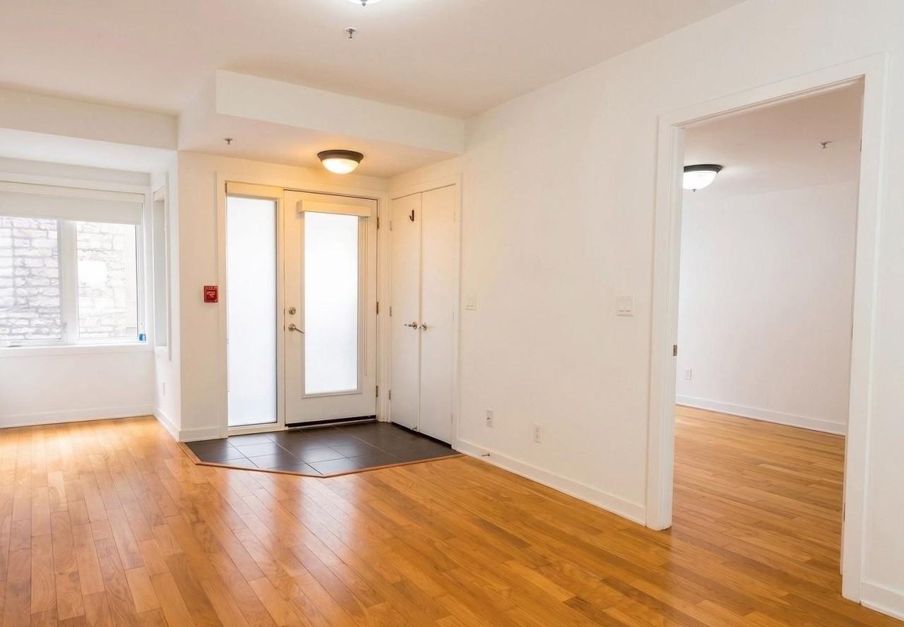 458 King Edward Ave - Photo 3 of 14