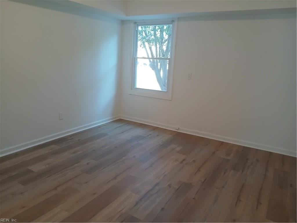 861 48th St #A - Photo 5 of 23