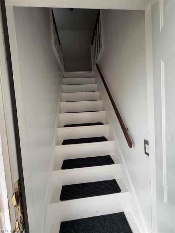 4566 Hampshire Ave #B - Photo 2 of 6