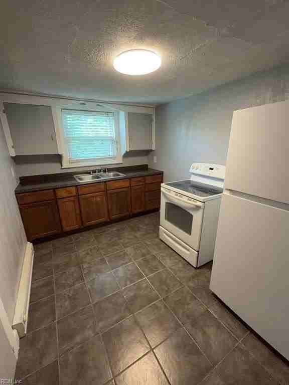 4566 Hampshire Ave #B - Photo 4 of 6
