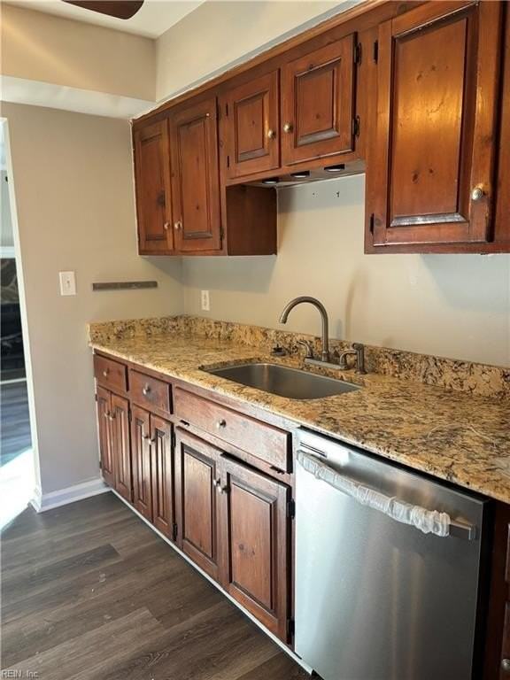 4825 Bay Winds Ct - Photo 4 of 17