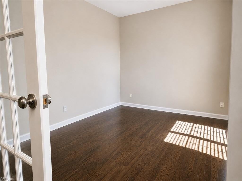 511 Waterside Dr #115 - Photo 3 of 35