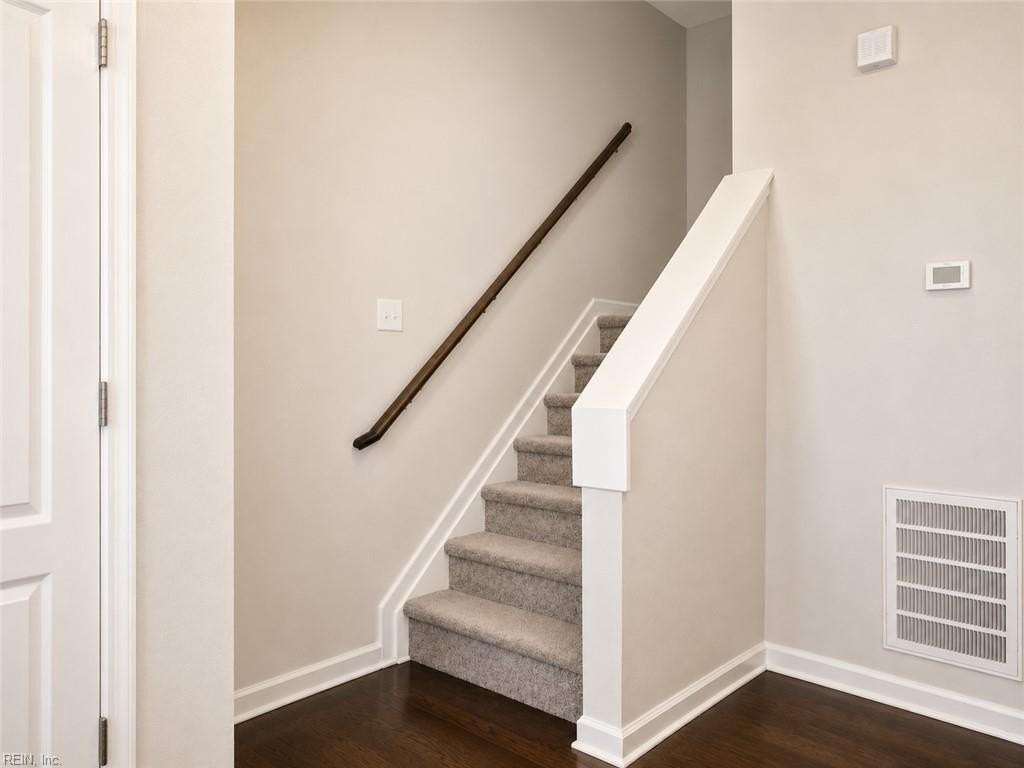 511 Waterside Dr #115 - Photo 6 of 35