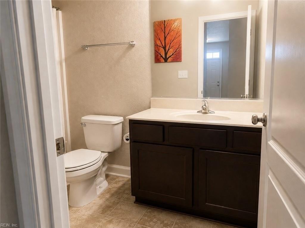 511 Waterside Dr #115 - Photo 7 of 35