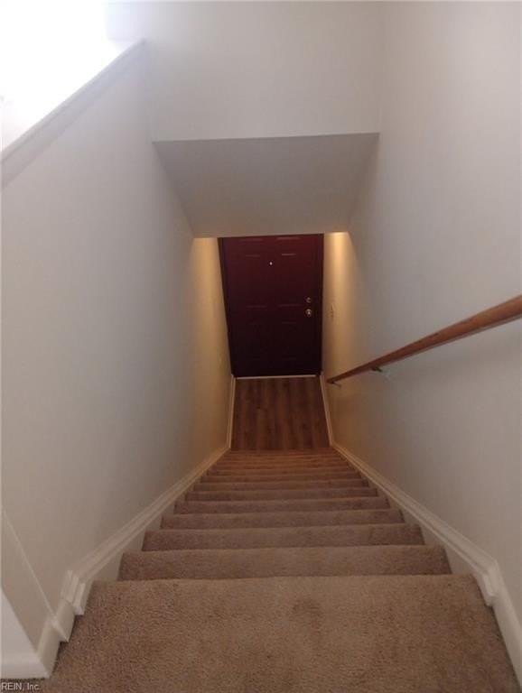 2237 Pine Shore Ct - Photo 3 of 10