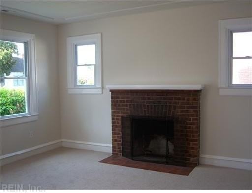 438 Lee St - Photo 3 of 6