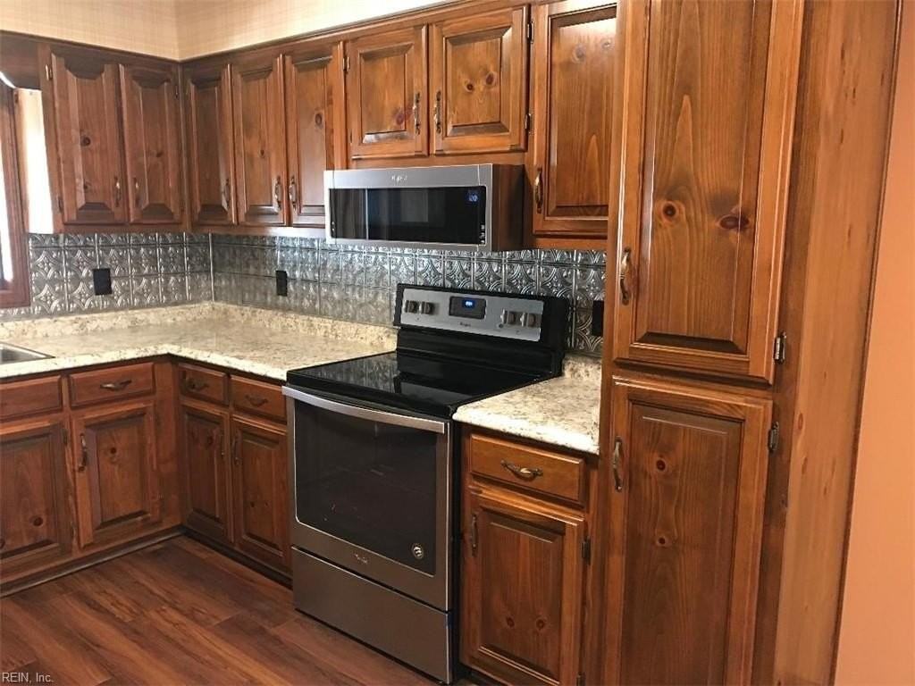 31 Valmoore Dr - Photo 4 of 16