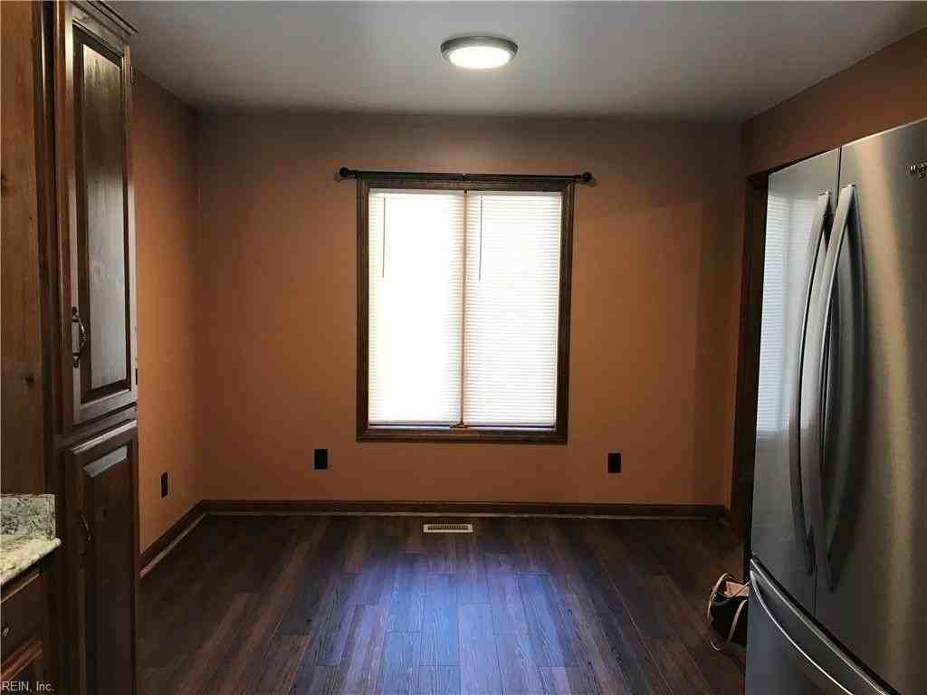 31 Valmoore Dr - Photo 5 of 16