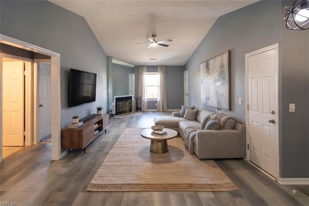 4831 Station House Ln - Photo 4 of 47