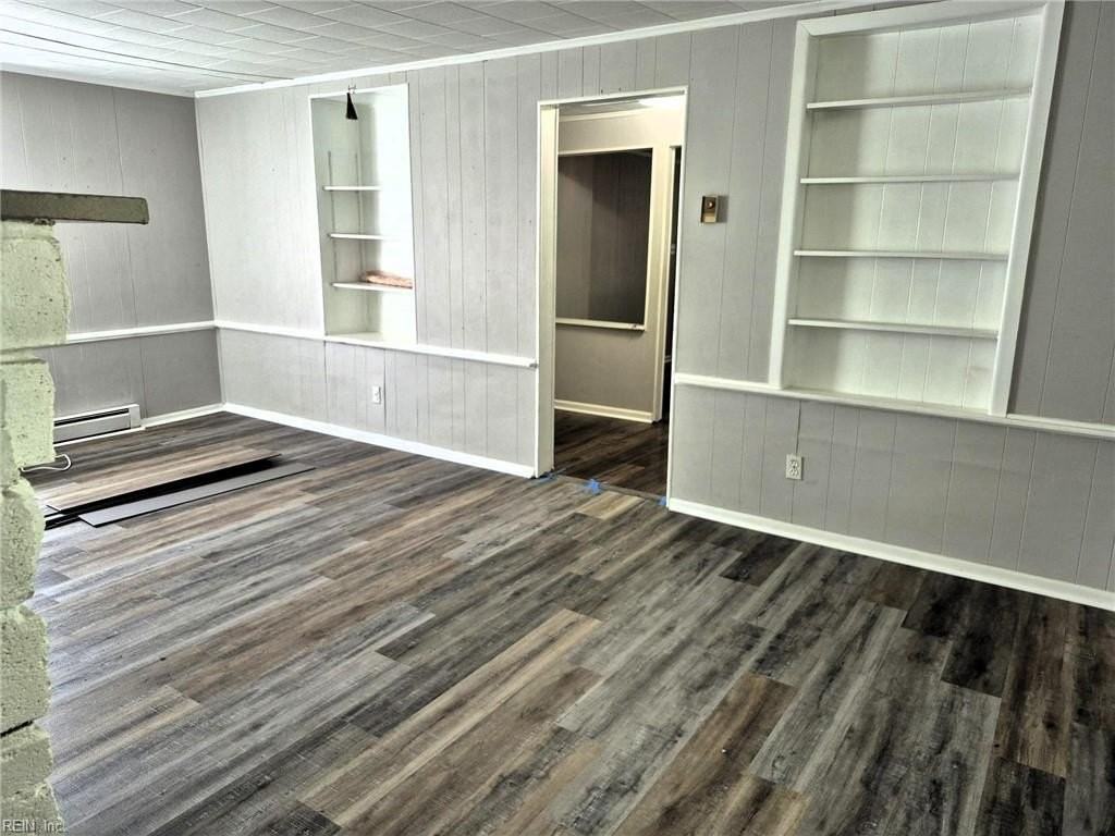 1437 Fentress Rd - Photo 4 of 33