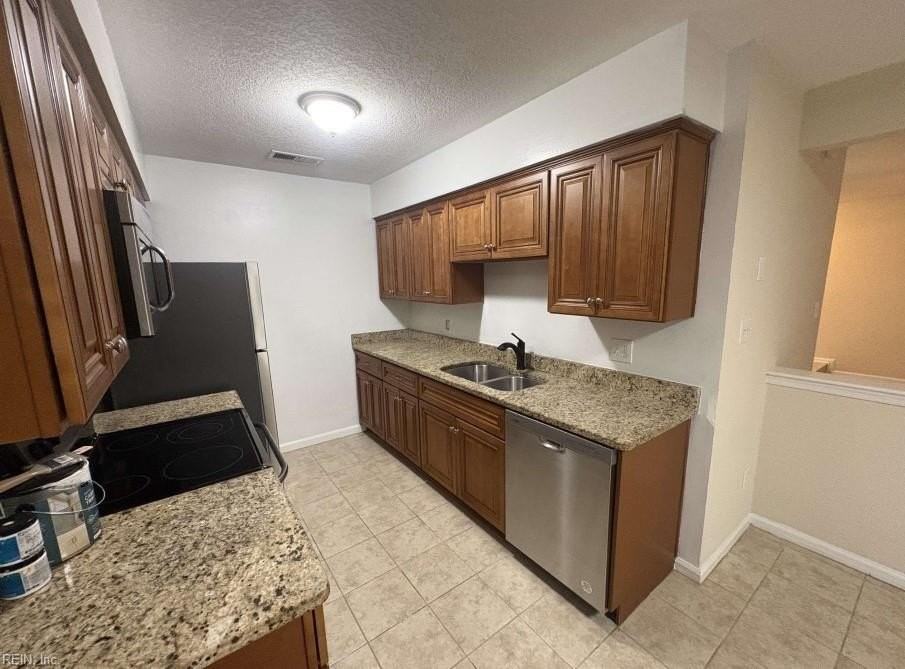 1409 Canadian Ct - Photo 3 of 28