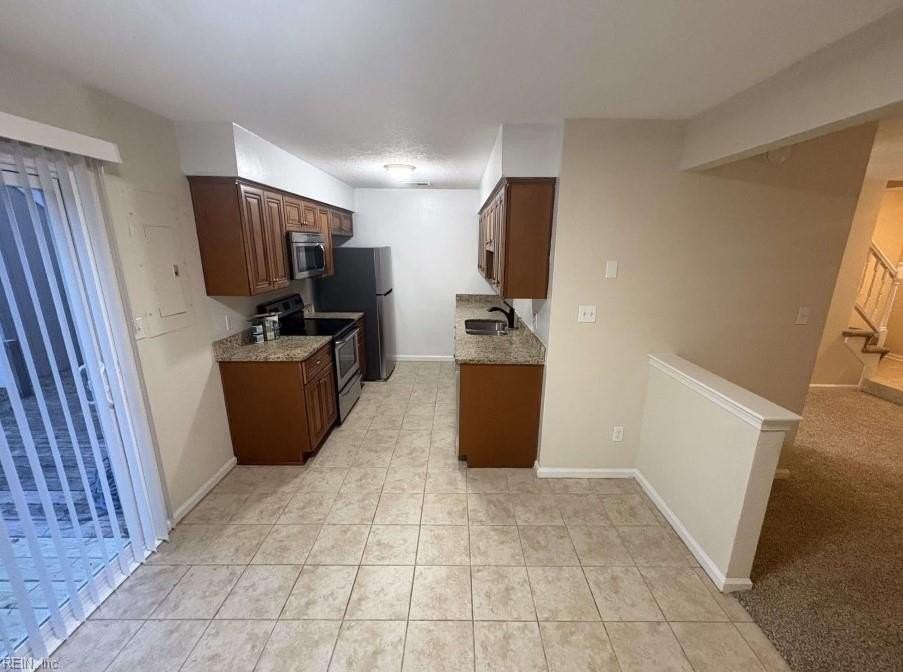 1409 Canadian Ct - Photo 5 of 28