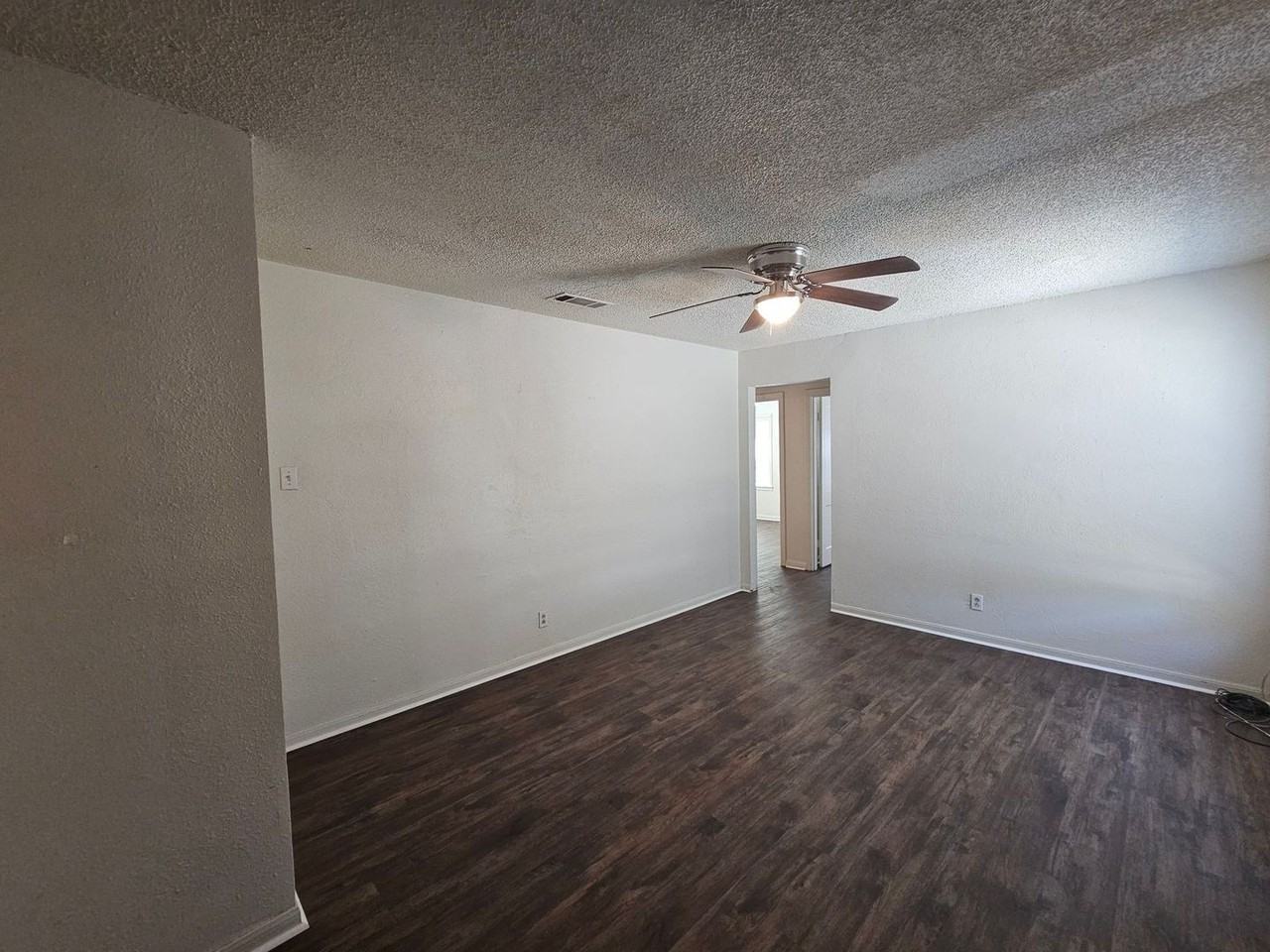 806 Carlisle Ave - Photo 4 of 19