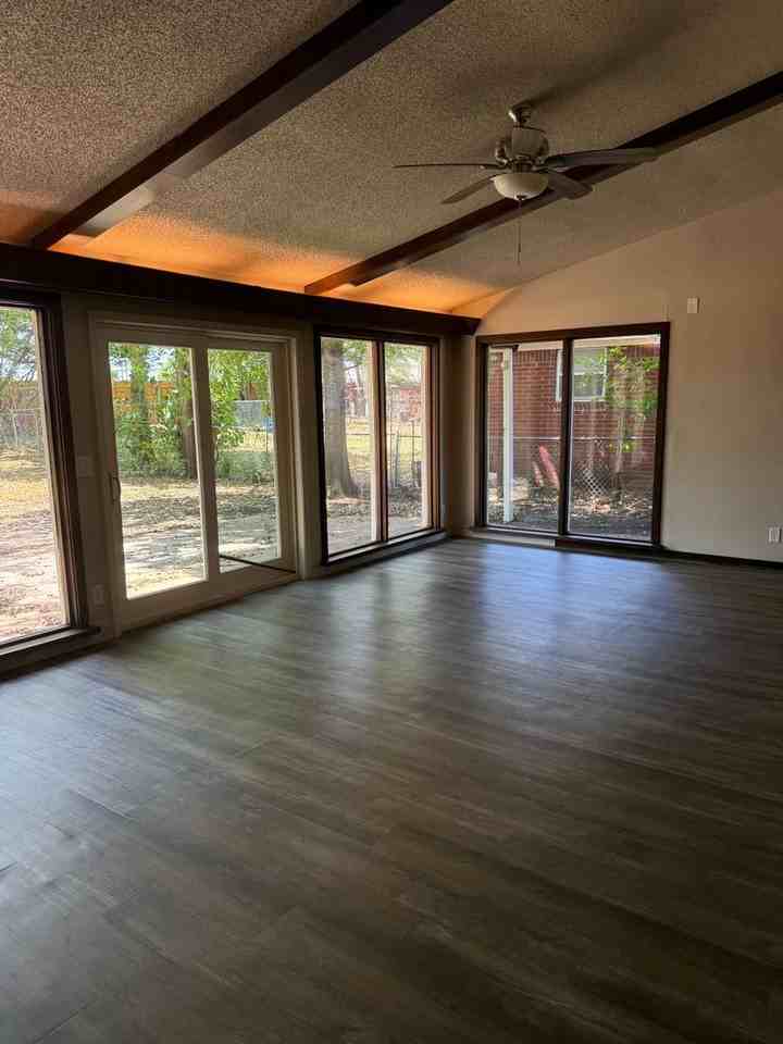 523 W Ithica St - Photo 3 of 24