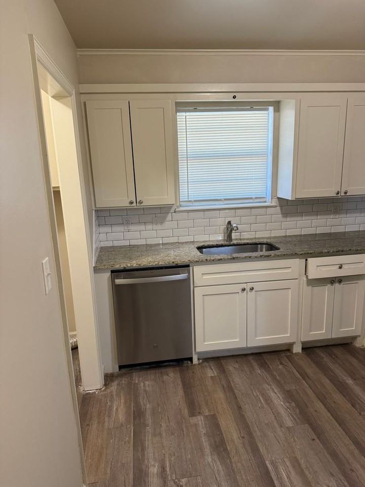 523 W Ithica St - Photo 6 of 24