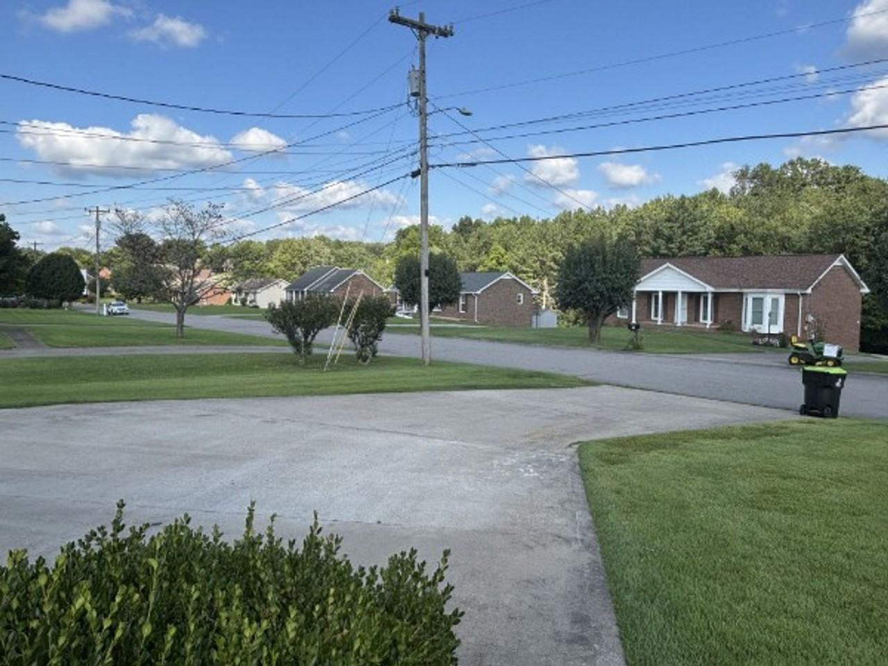 1985 Waywick Dr - Photo 5 of 15