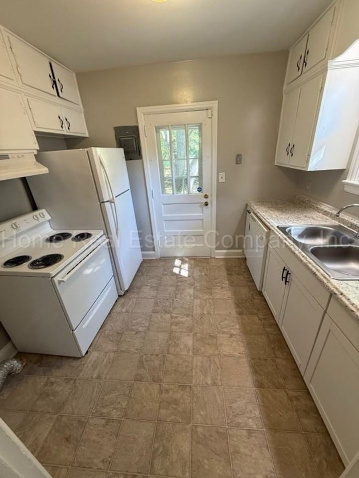 1442 Revere Rd - Photo 4 of 9