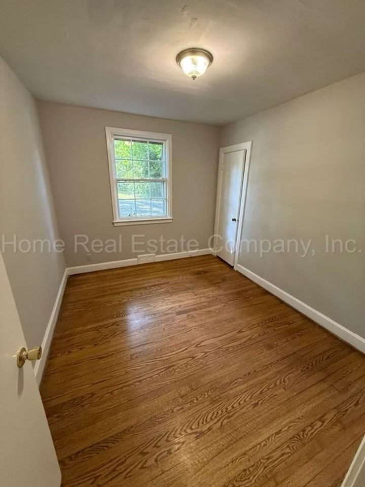 1442 Revere Rd - Photo 5 of 9