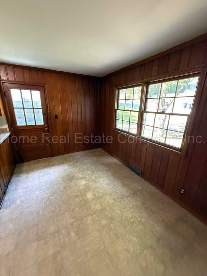 257 S Sunset Dr - Photo 4 of 9