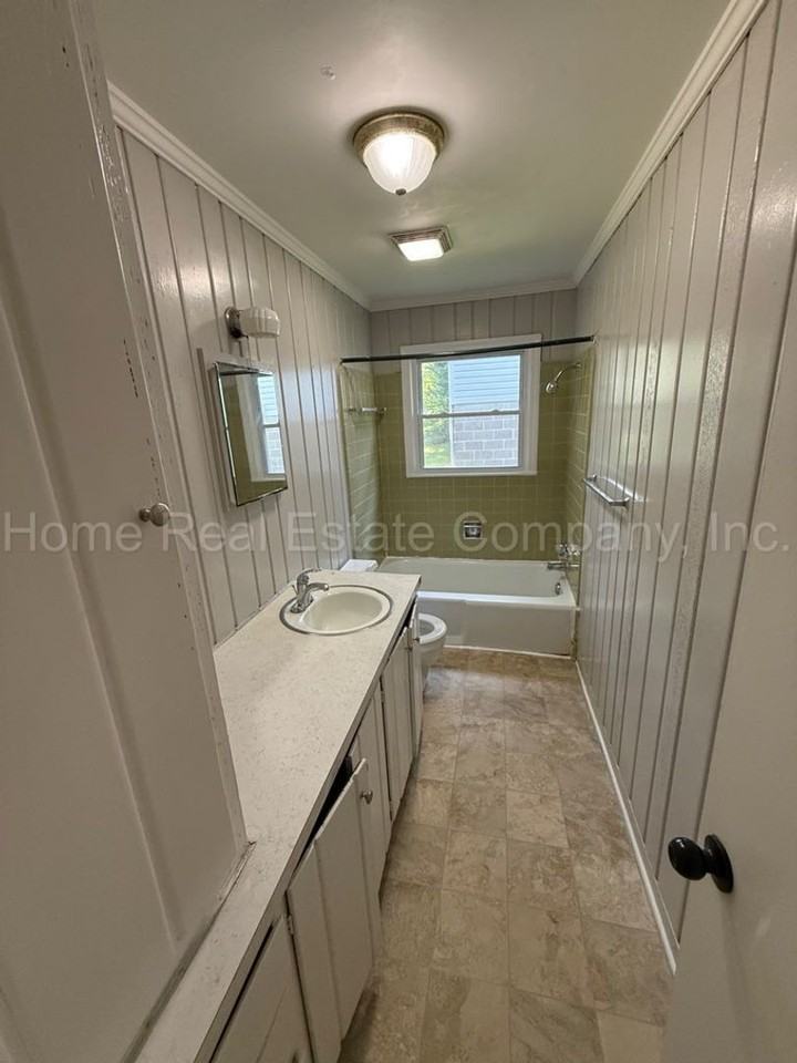 257 S Sunset Dr - Photo 5 of 9