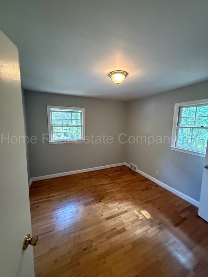 257 S Sunset Dr - Photo 7 of 9