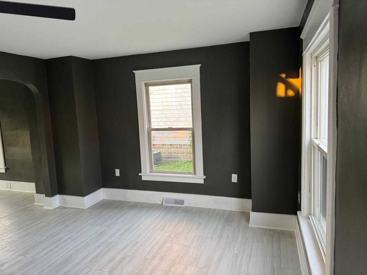 1210 W 30th St - Photo 3 of 22
