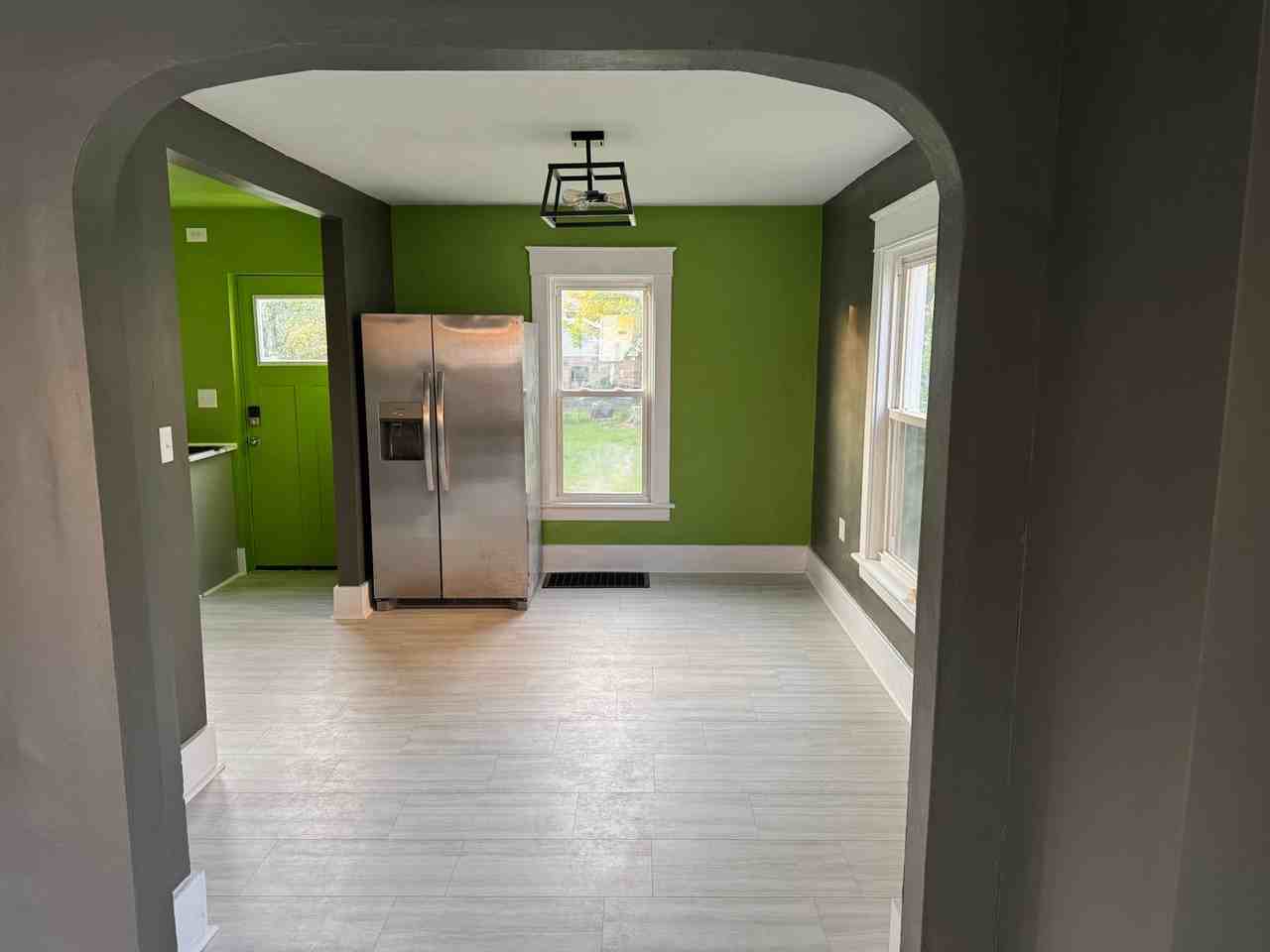 1210 W 30th St - Photo 4 of 22
