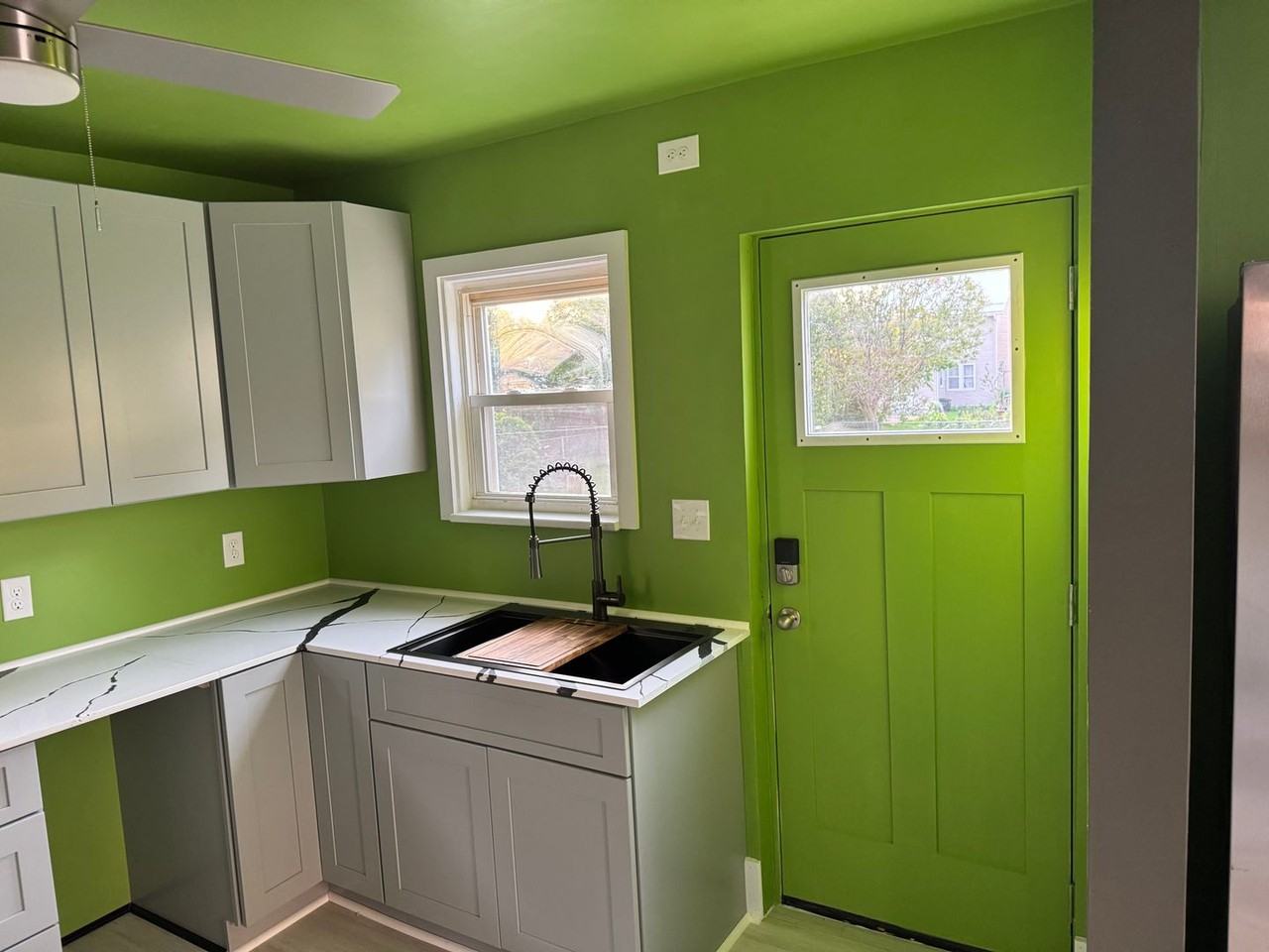 1210 W 30th St - Photo 6 of 22