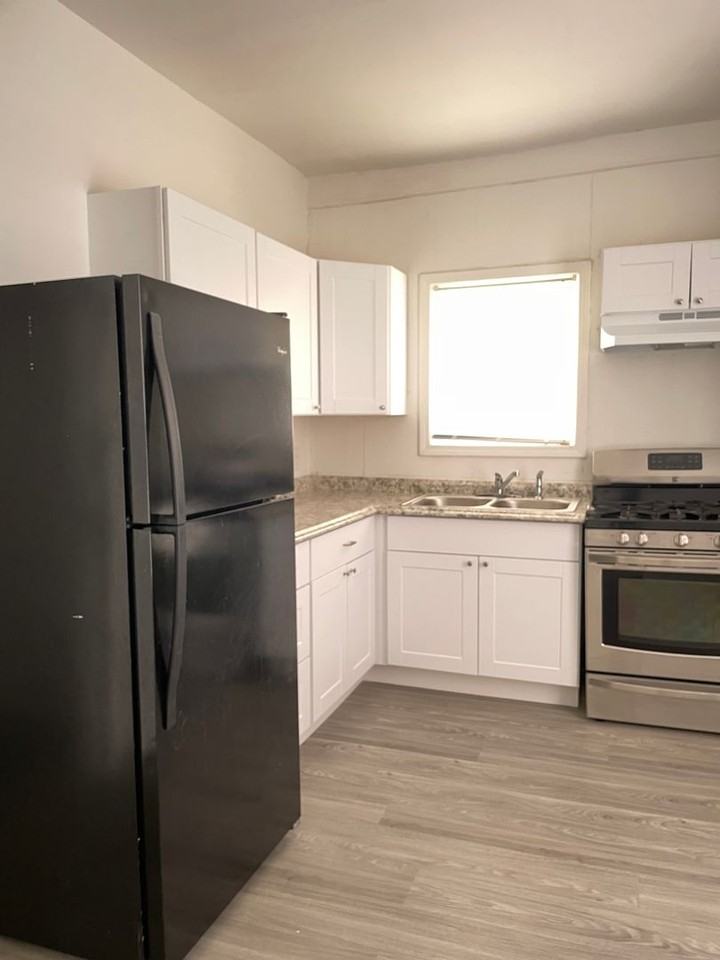 806 N 5th Ave #B - Photo 3 of 9