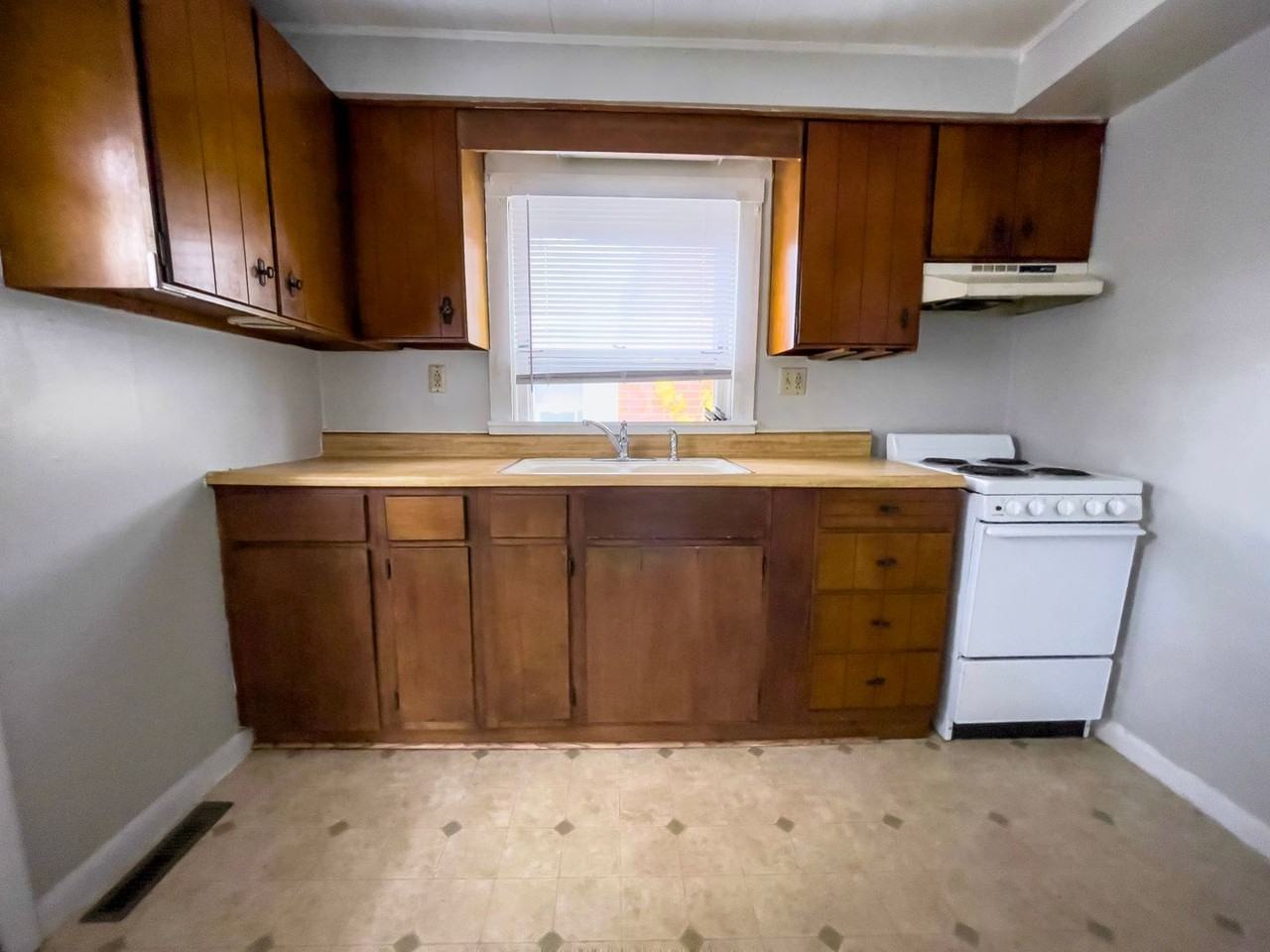 2525 W Ethel Ave - Photo 2 of 13