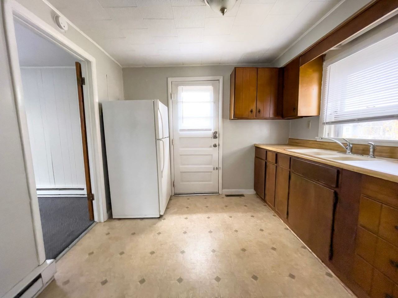 2525 W Ethel Ave - Photo 3 of 13