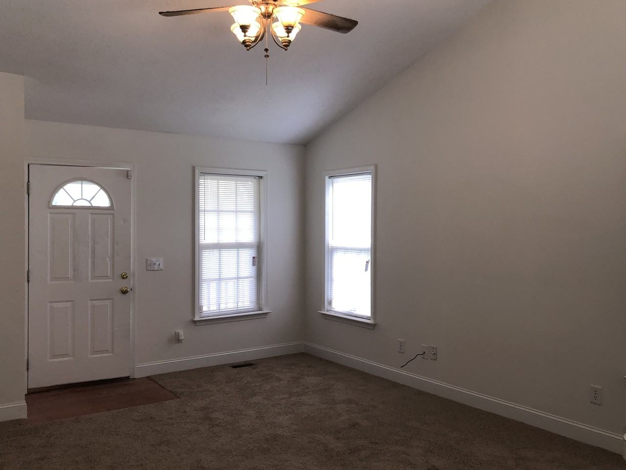 3522 Riverside Dr - Photo 3 of 13