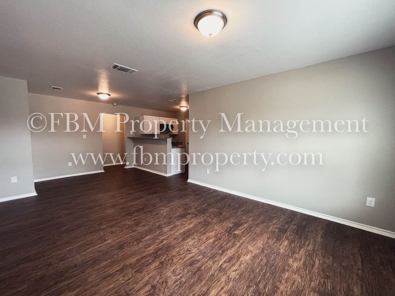 1514 Drexel Dr - Photo 3 of 13