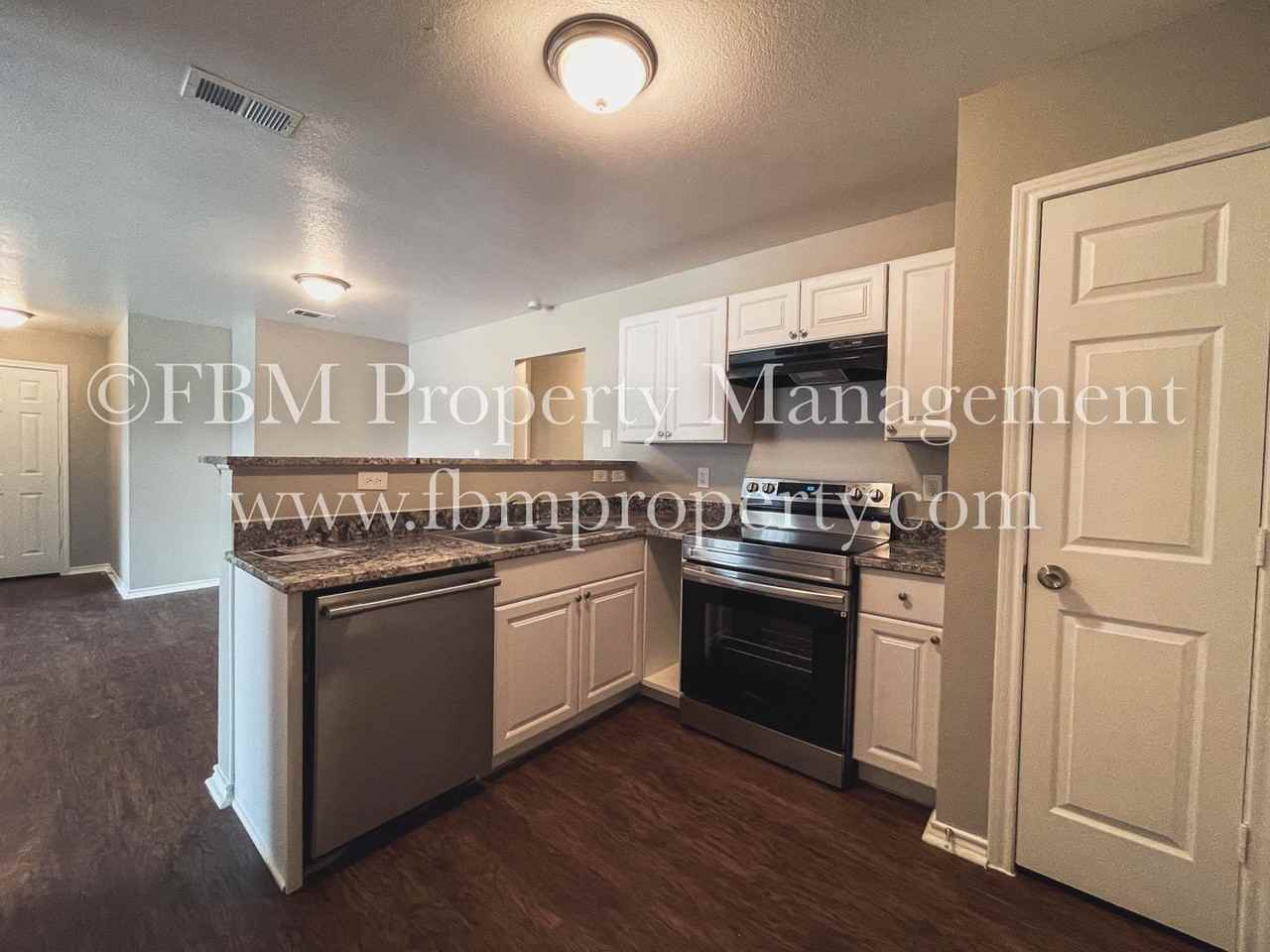 1514 Drexel Dr - Photo 5 of 13