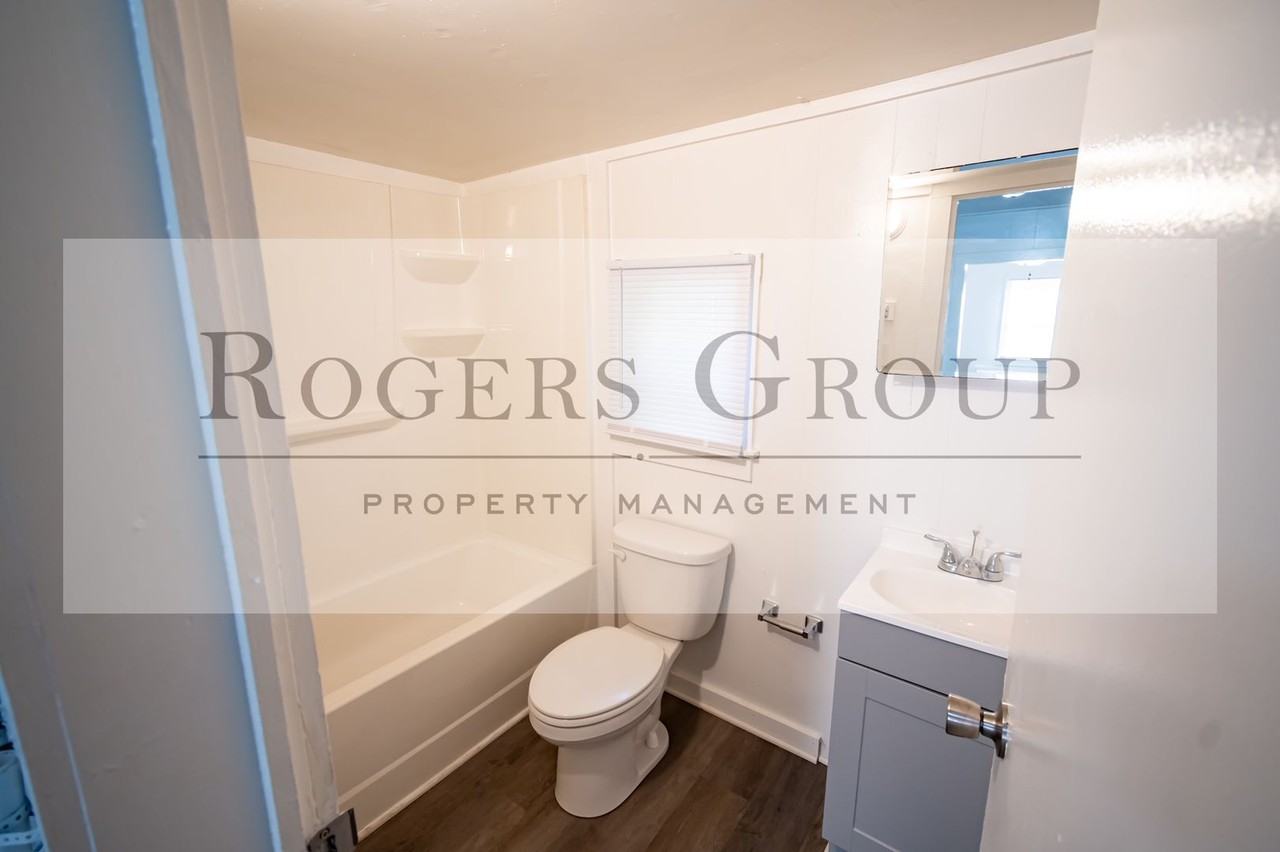 305 Perry St - Photo 6 of 8