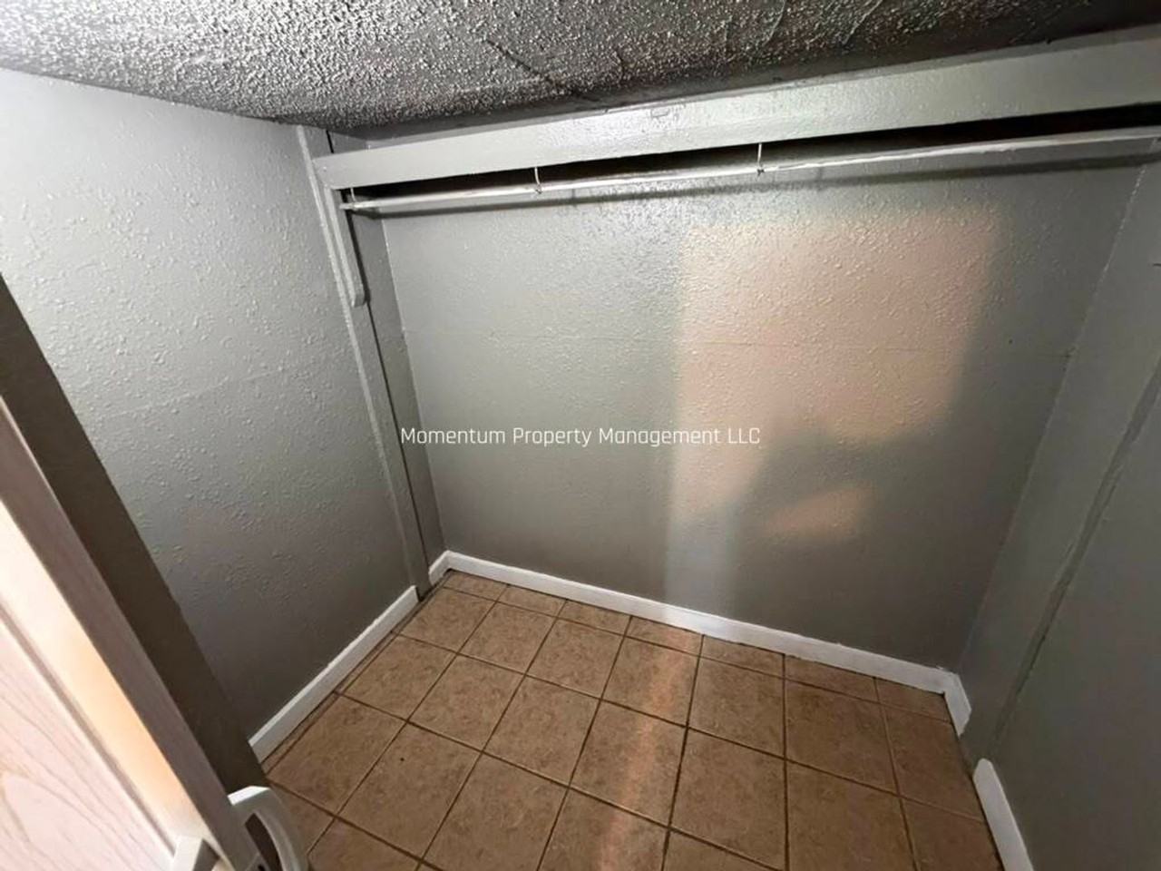 8220 N Mulberry St - Photo 3 of 14