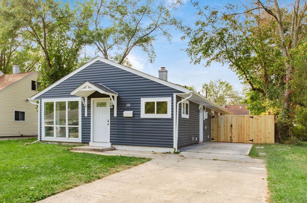 2263 Dawnlight Ave - Photo 2 of 17