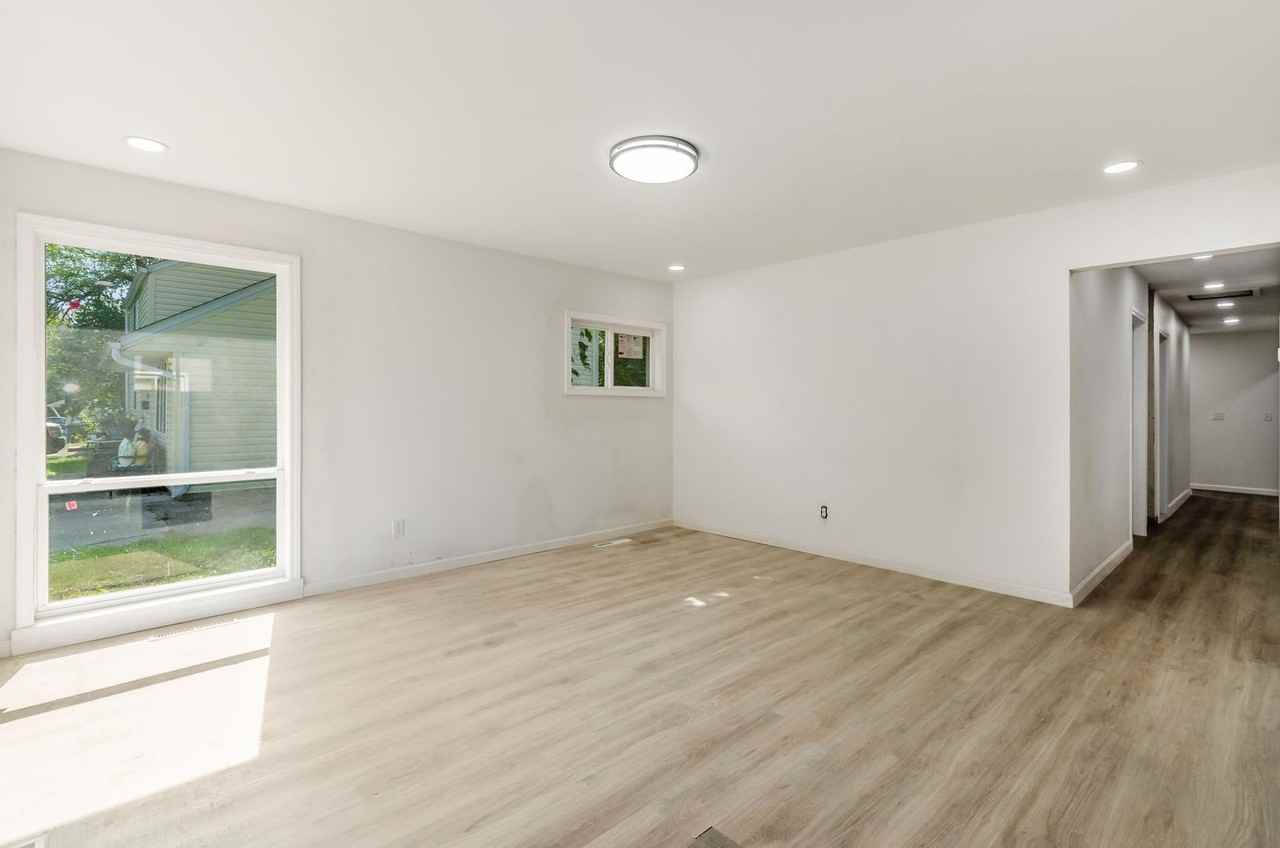 2263 Dawnlight Ave - Photo 3 of 17