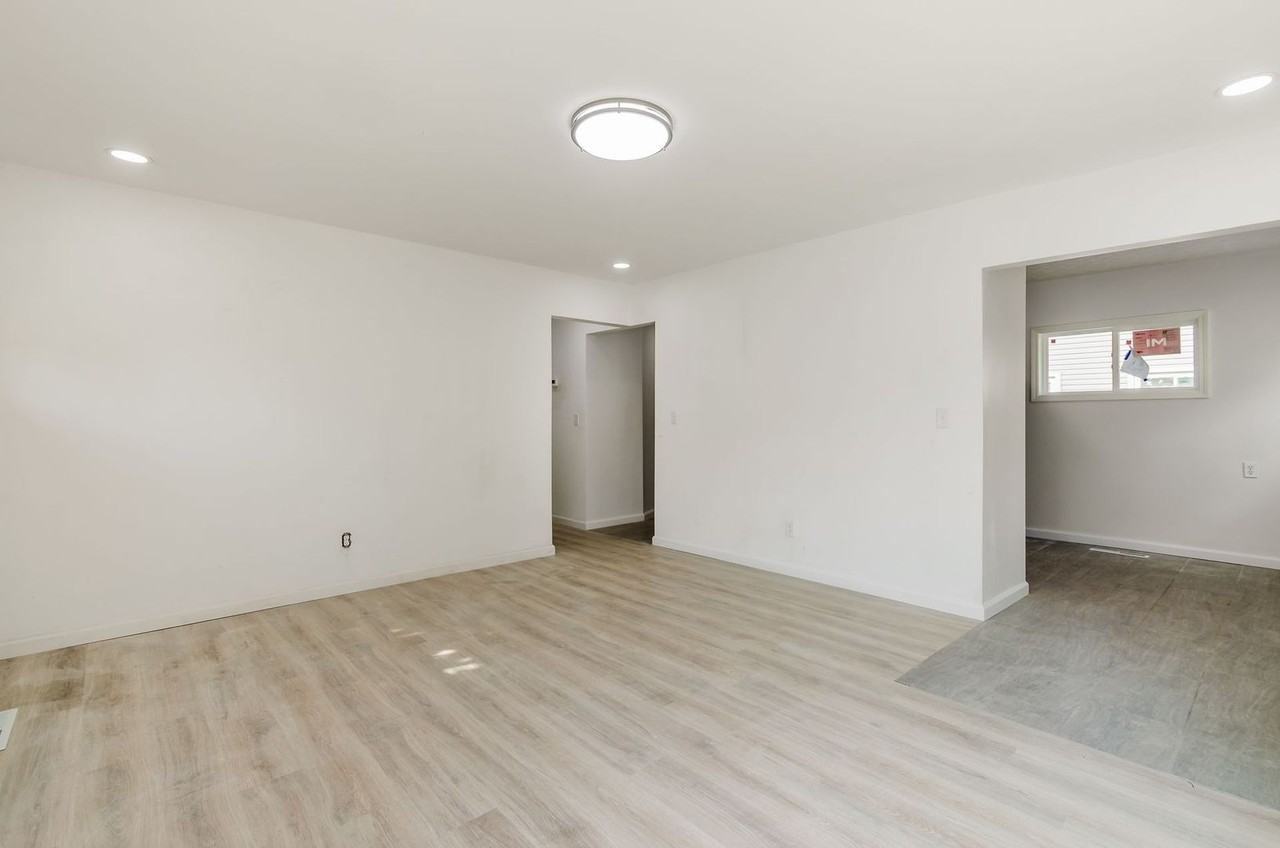 2263 Dawnlight Ave - Photo 5 of 17