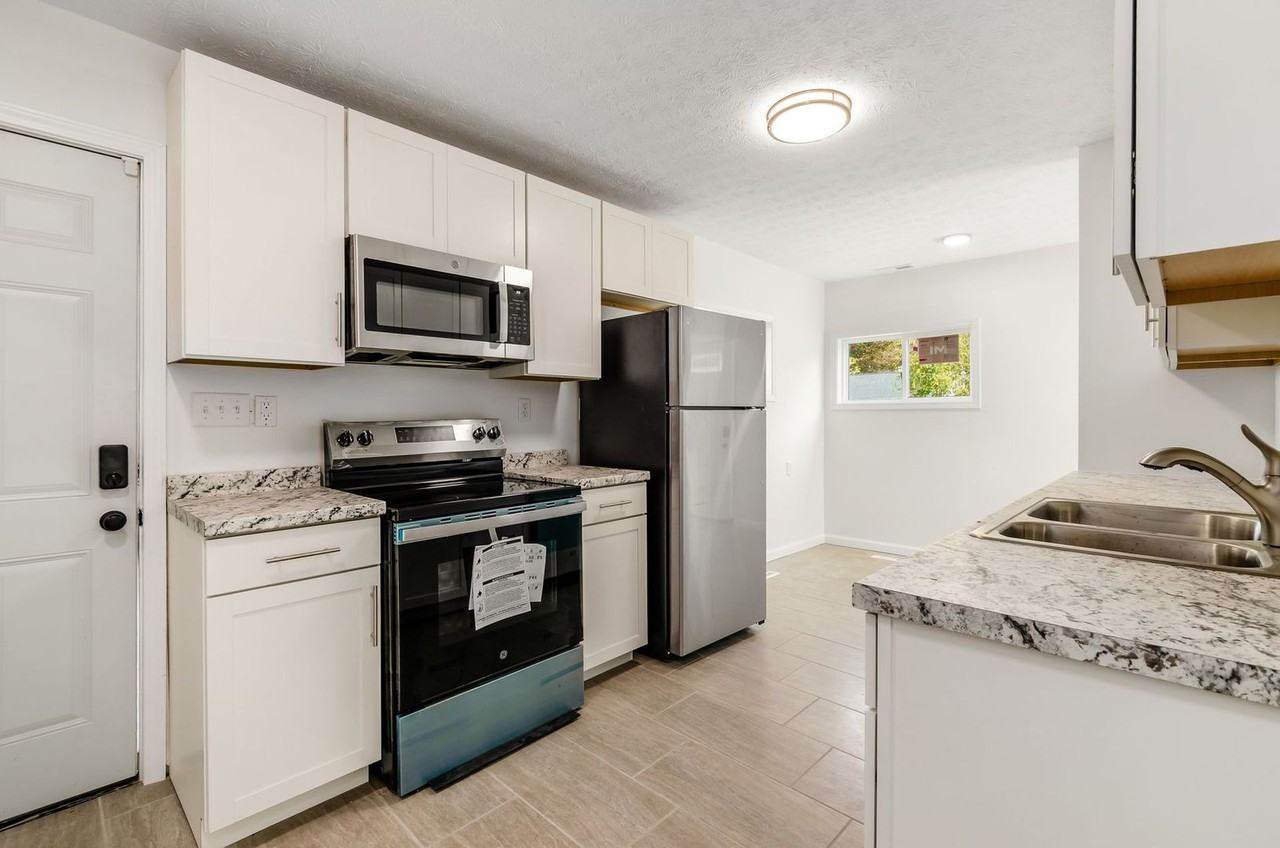 2263 Dawnlight Ave - Photo 6 of 17
