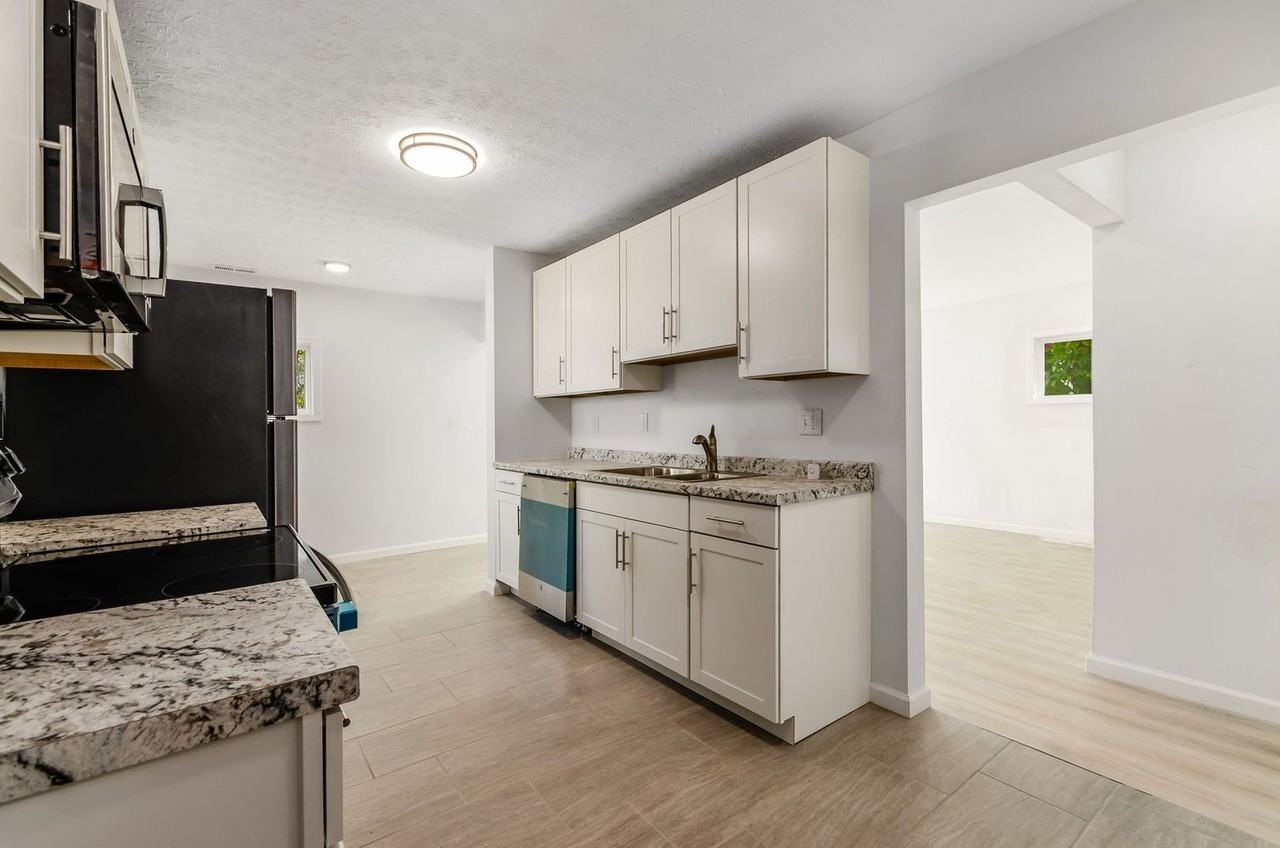2263 Dawnlight Ave - Photo 7 of 17