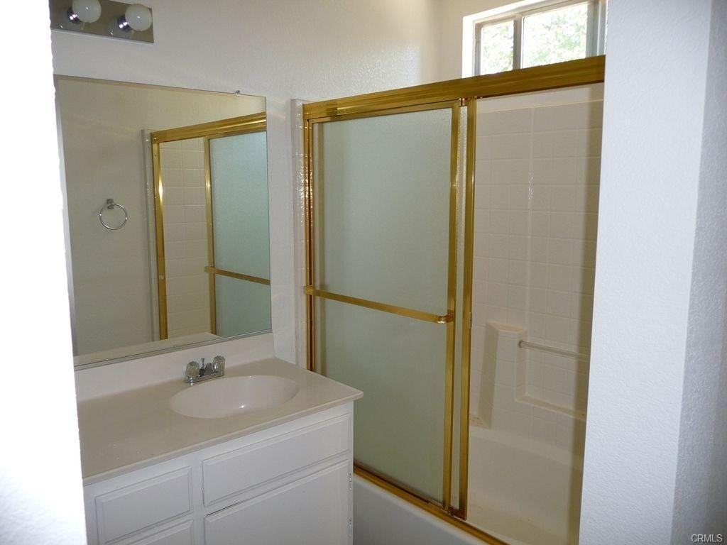 3730 Sydney St - Photo 5 of 6