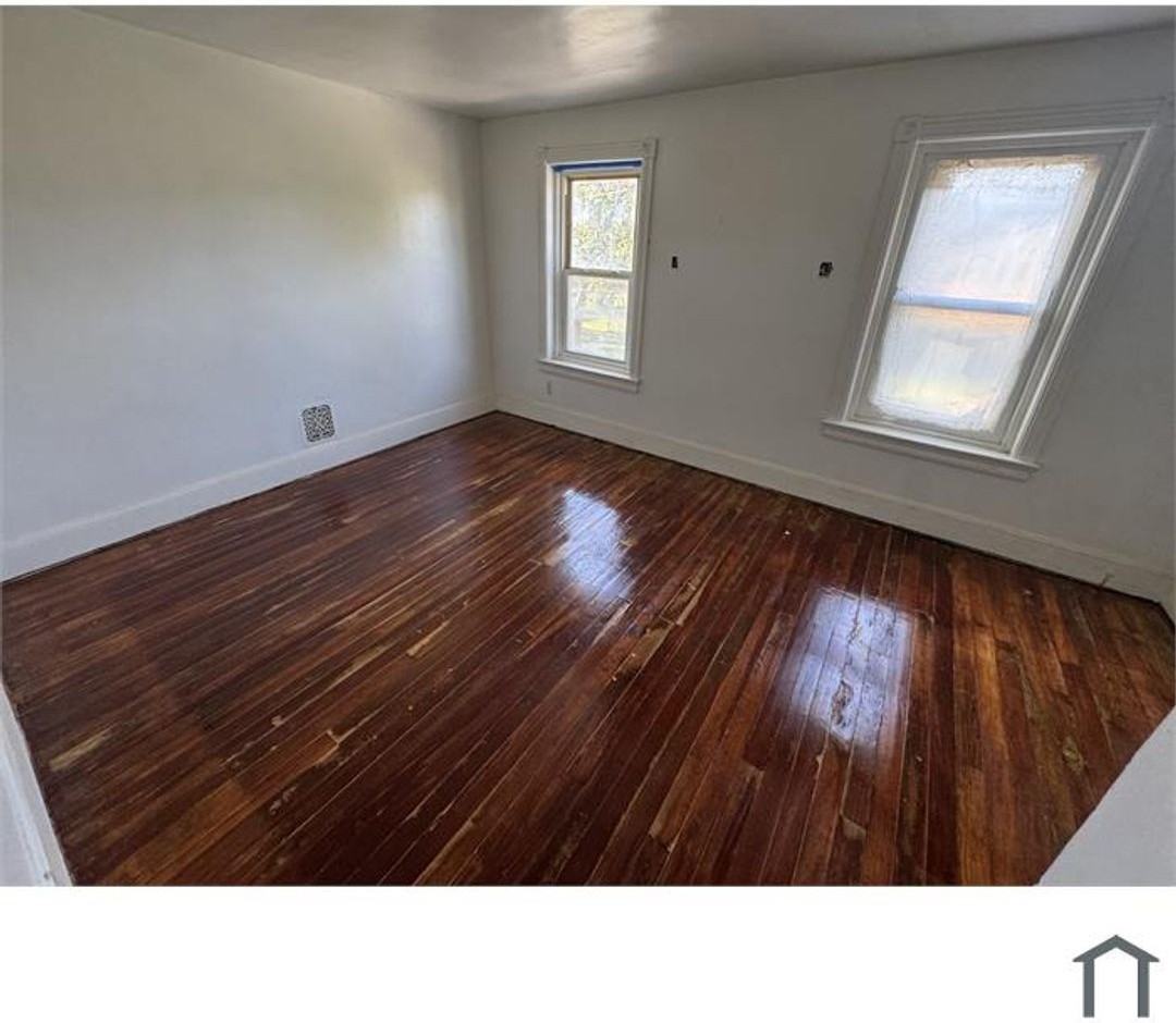 330 Walnut St - Photo 4 of 13