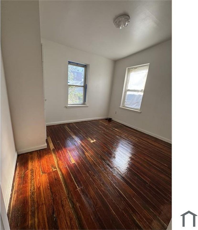 330 Walnut St - Photo 6 of 13